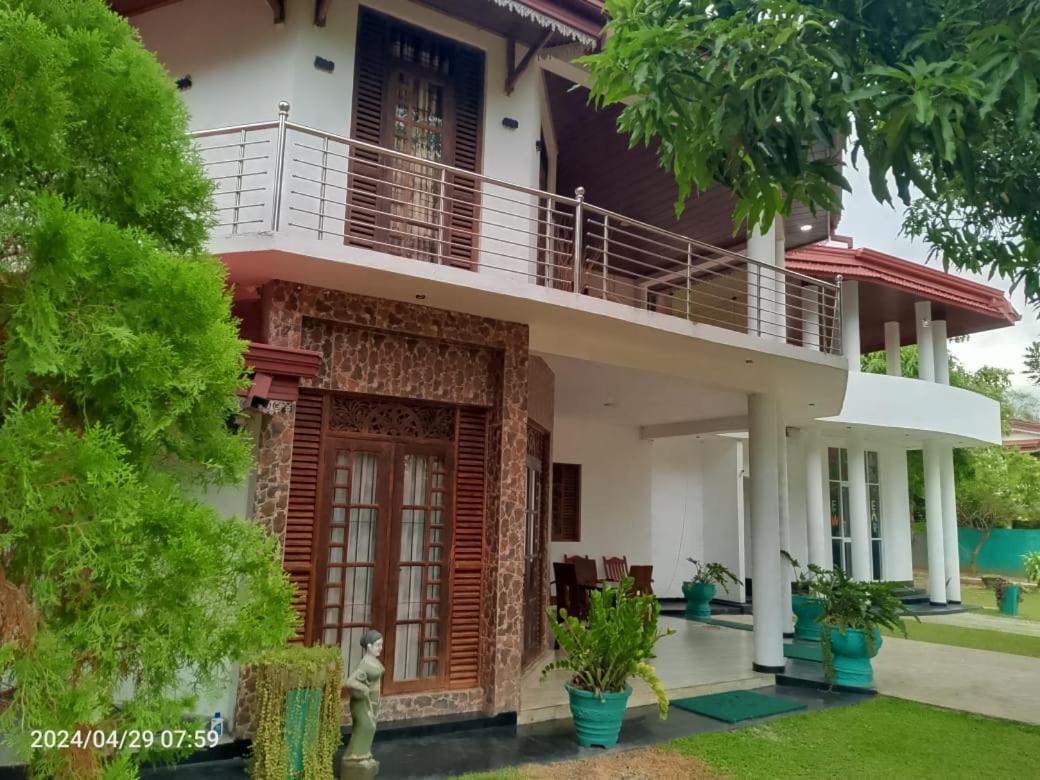 White Win Villa Elewela Exterior foto
